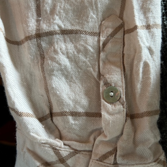 J Jill Checked Print, Button Front, Long Sleeve, Hilo Hemline - Picture 5 of 5